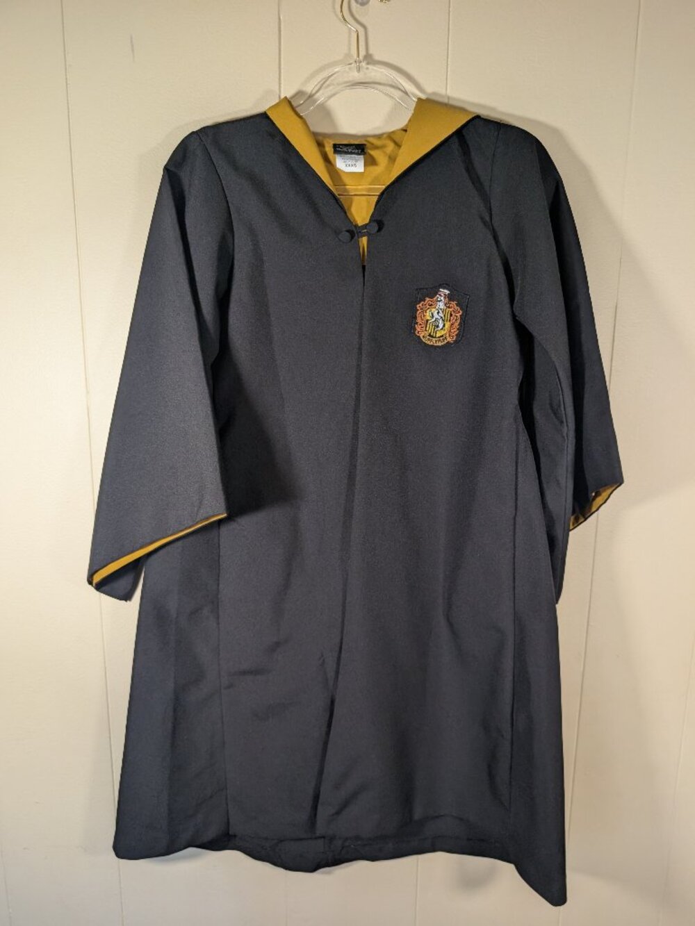 HARRY POTTER Hufflepuff Wizarding World Universal Studios Youth Robe XXXS